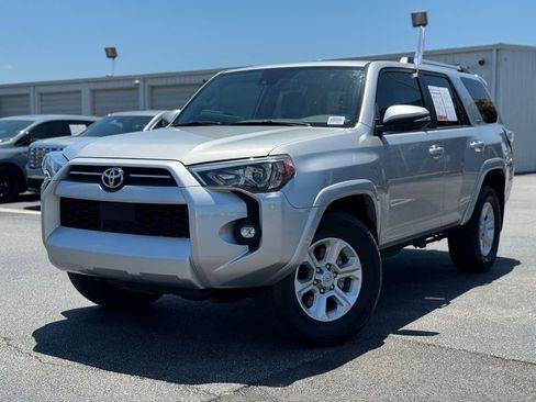 Used 2022 Toyota 4Runner SR5 Premium w/ Moonroof Package RWD image 6