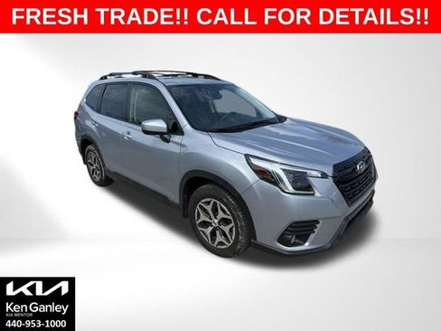 Used 2023 Subaru Forester Premium AWD/4WD image 1