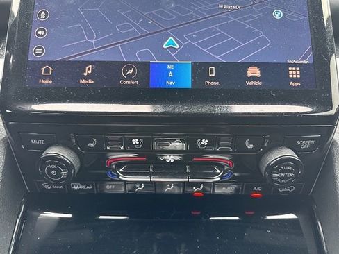 Used 2022 Jeep Grand Cherokee Trailhawk w/ Luxury Tech Group III image 17