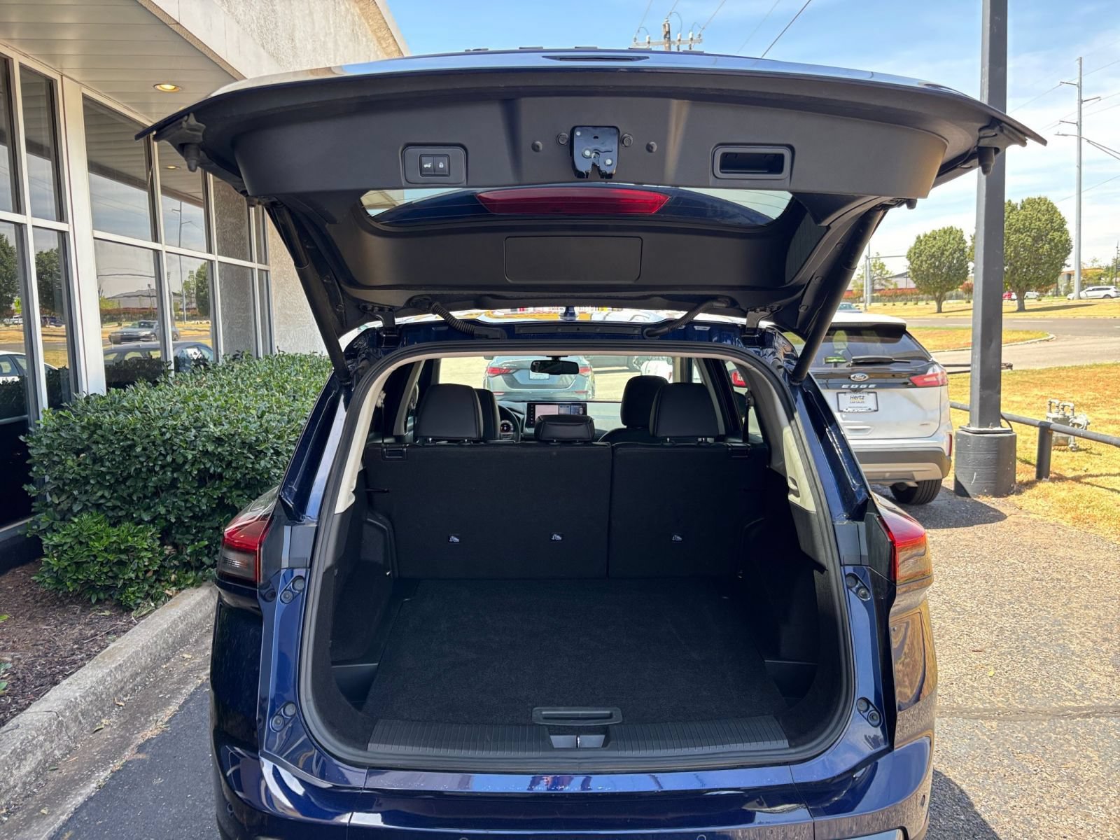 Used 2026 Nissan Rogue SL FWD image 33