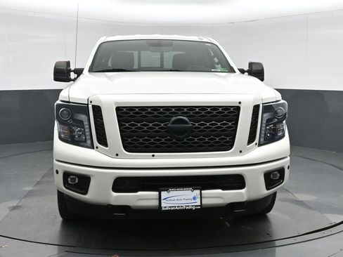Used 2019 Nissan Titan SL w/ Midnight Edition image 2