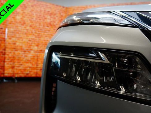 Used 2022 Nissan Rogue SV image 67