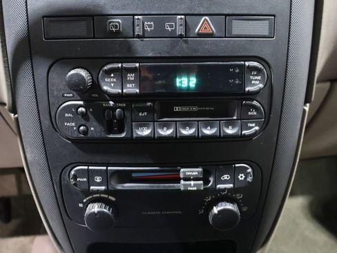 Used 2002 Dodge Caravan Sport image 23