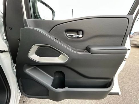 New 2026 Nissan Frontier SV w/ Tow Package image 32