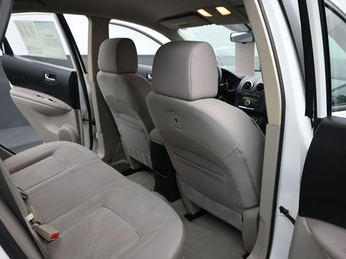 Used 2011 Nissan Rogue S image 31