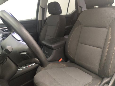 Used 2018 Chevrolet Traverse LS FWD image 17