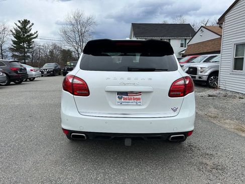 Used 2014 Porsche Cayenne S AWD/4WD image 7