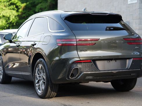 Used 2025 Genesis GV70 2.5T AWD/4WD image 4