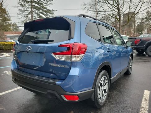 Certified 2023 Subaru Forester Premium image 3