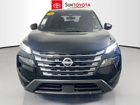 Used 2024 Nissan Rogue SV FWD image 10