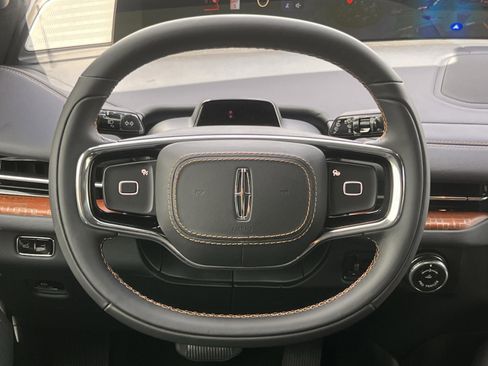 New 2025 Lincoln Navigator Black Label image 12