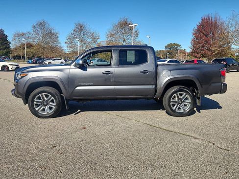 Used 2018 Toyota Tacoma Limited image 8
