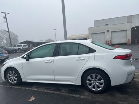 Used 2024 Toyota Corolla LE image 4