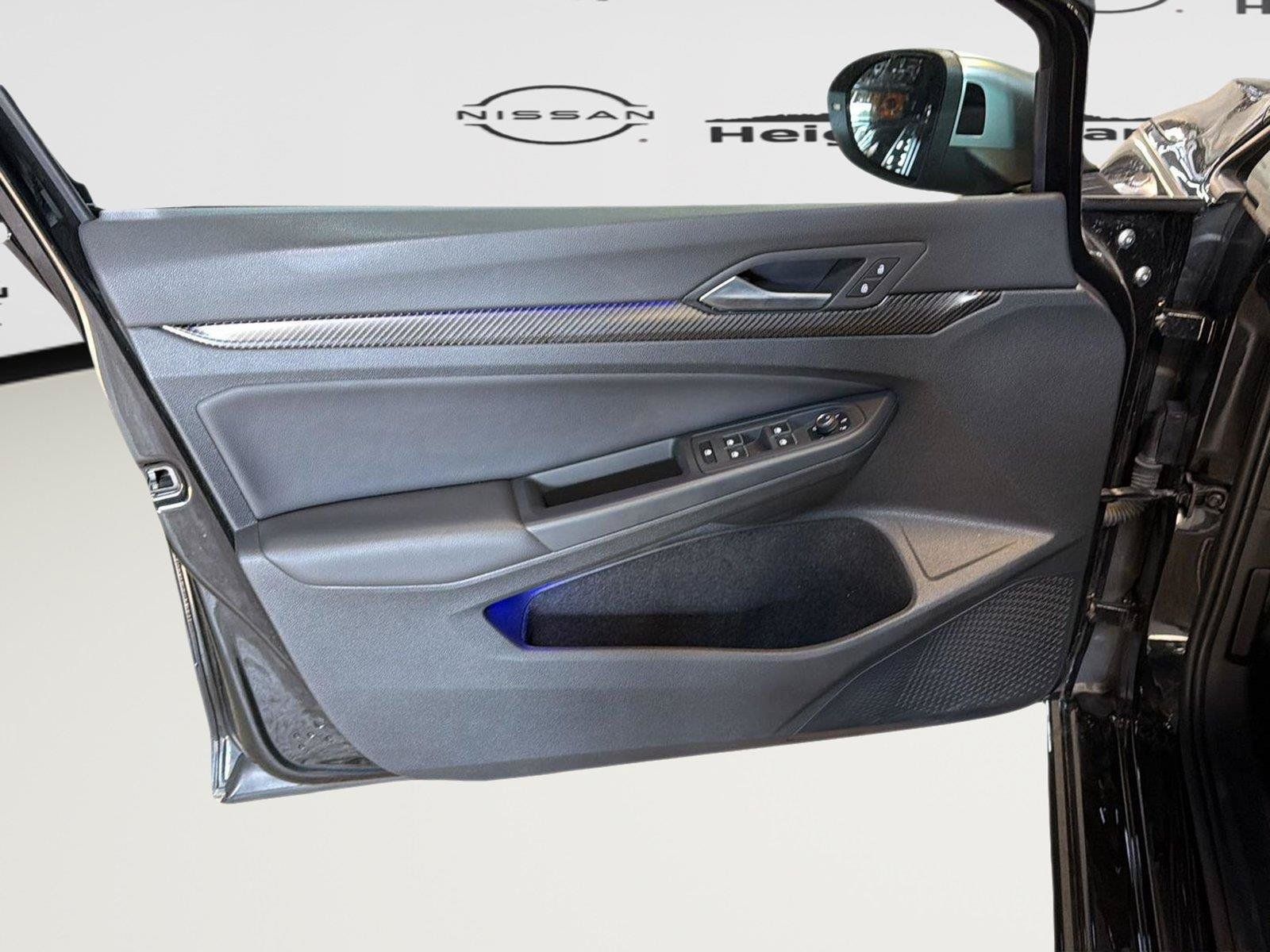 Used 2024 Volkswagen Golf R AWD/4WD image 9