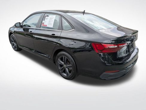 Used 2024 Volkswagen Jetta SE w/ Panoramic Sunroof Package FWD image 6