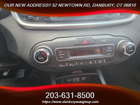 Used 2019 Kia Sorento LX image 15