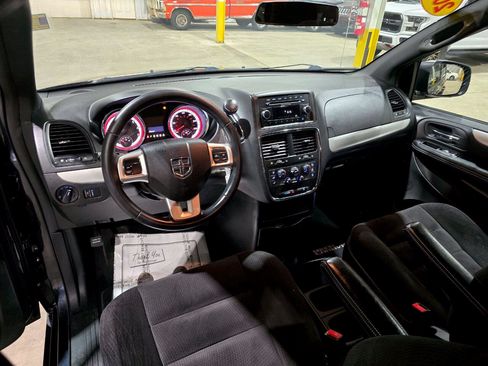 Used 2014 Dodge Grand Caravan SE w/ Quick Order Package 29E SE FWD image 25