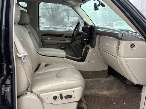 Used 2005 Cadillac Escalade AWD image 11