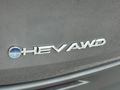 Used 2025 Toyota Sienna LE AWD/4WD image 26