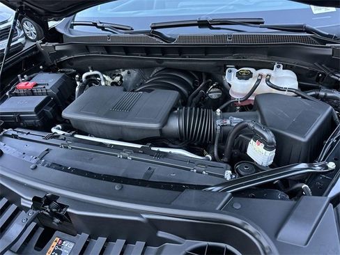 Used 2025 Chevrolet Suburban RST image 28