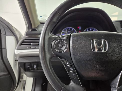 Used 2015 Honda Crosstour EX-L image 16