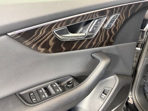 Certified 2022 Audi Q8 Premium Plus image 24