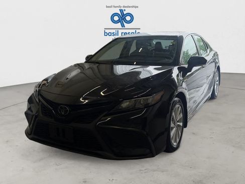 Used 2024 Toyota Camry SE FWD image 2