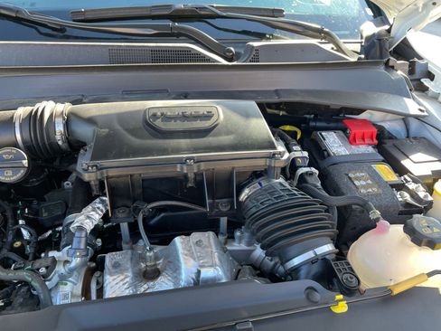 Used 2025 Jeep Compass Limited image 32