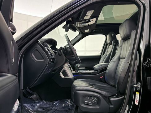 Used 2014 Land Rover Range Rover HSE image 18