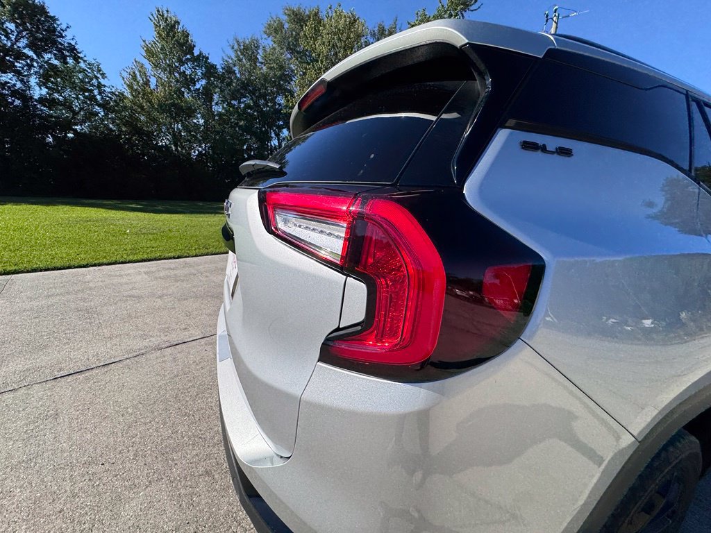 Used 2022 GMC Terrain SLE w/ Driver Convenience Package FWD image 26