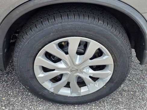 Used 2017 Nissan Rogue S FWD image 27