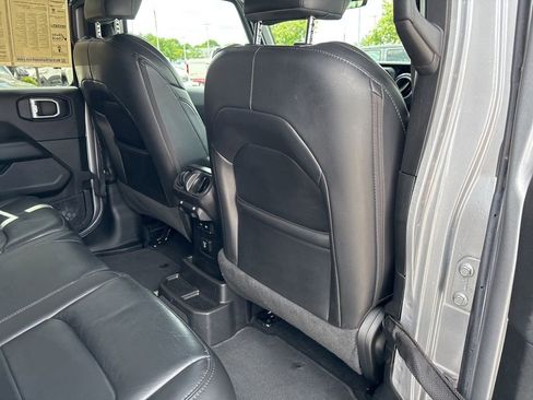 Used 2020 Jeep Wrangler Unlimited Sahara AWD/4WD image 40