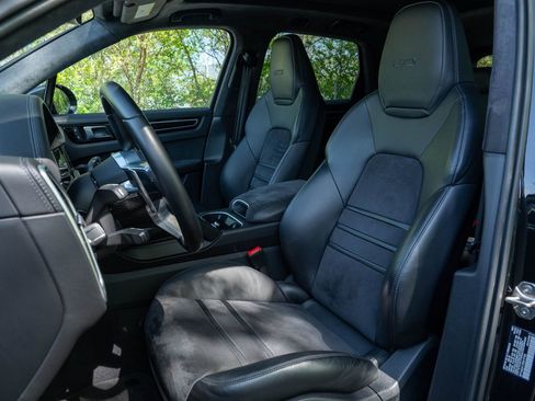 Certified 2023 Porsche Cayenne GTS AWD/4WD image 5