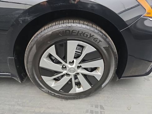 Used 2025 Nissan Altima 2.5 S image 12