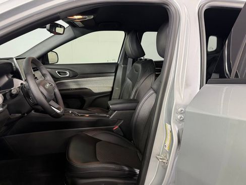 Used 2024 RAM ProMaster 2500 w/ Safety Group image 19