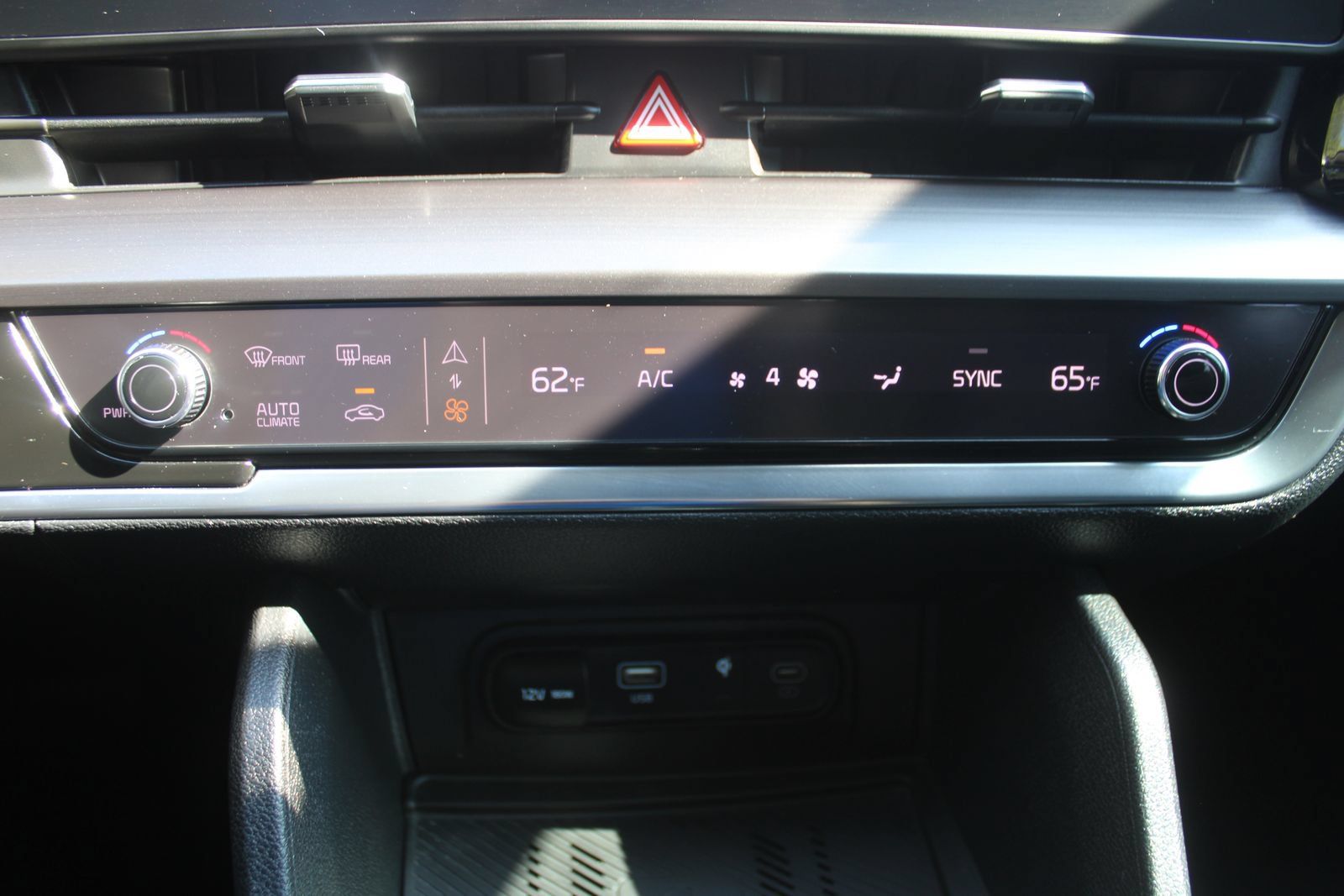 Certified 2024 Kia Sportage EX FWD image 38