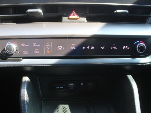 Certified 2024 Kia Sportage EX FWD image 38