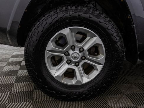 Used 2015 Toyota 4Runner SR5 image 46