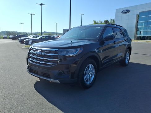 New 2026 Ford Explorer Active RWD image 7