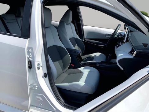 Used 2024 Toyota Corolla XSE FWD image 9