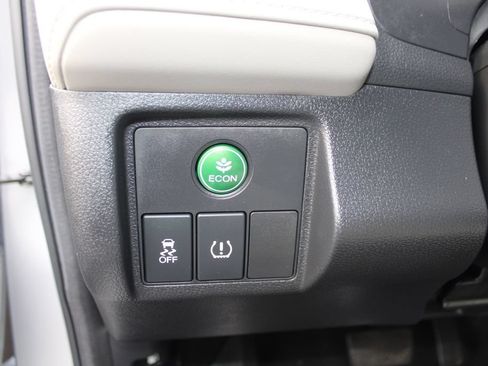 Certified 2019 Honda HR-V LX image 28