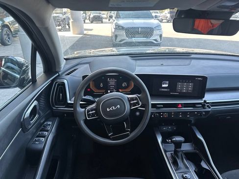 Used 2025 Kia Sorento LX FWD image 9