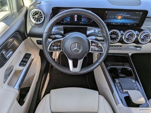 Used 2022 Mercedes-Benz GLB 250 image 17