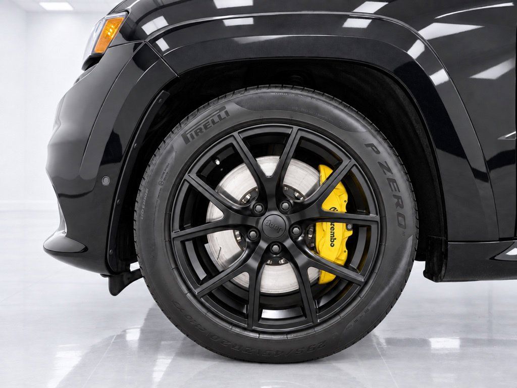 Used 2018 Jeep Grand Cherokee Trackhawk AWD/4WD image 11