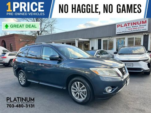 Used 2015 Nissan Pathfinder SV image 1