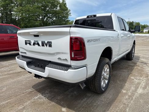 New 2026 RAM 2500 Laramie AWD/4WD image 5