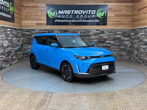 Used 2023 Kia Soul EX FWD image 2