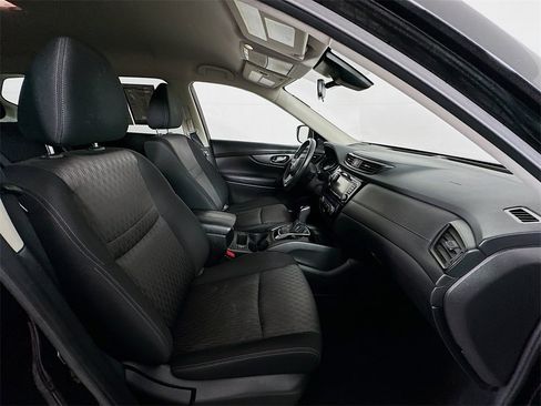 Used 2019 Nissan Rogue SV image 26