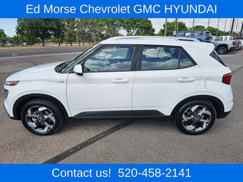 Used 2023 Hyundai Venue SEL w/ Cargo Package FWD image 3