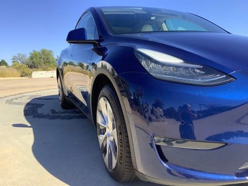 Used 2020 Tesla Model Y Long Range image 10